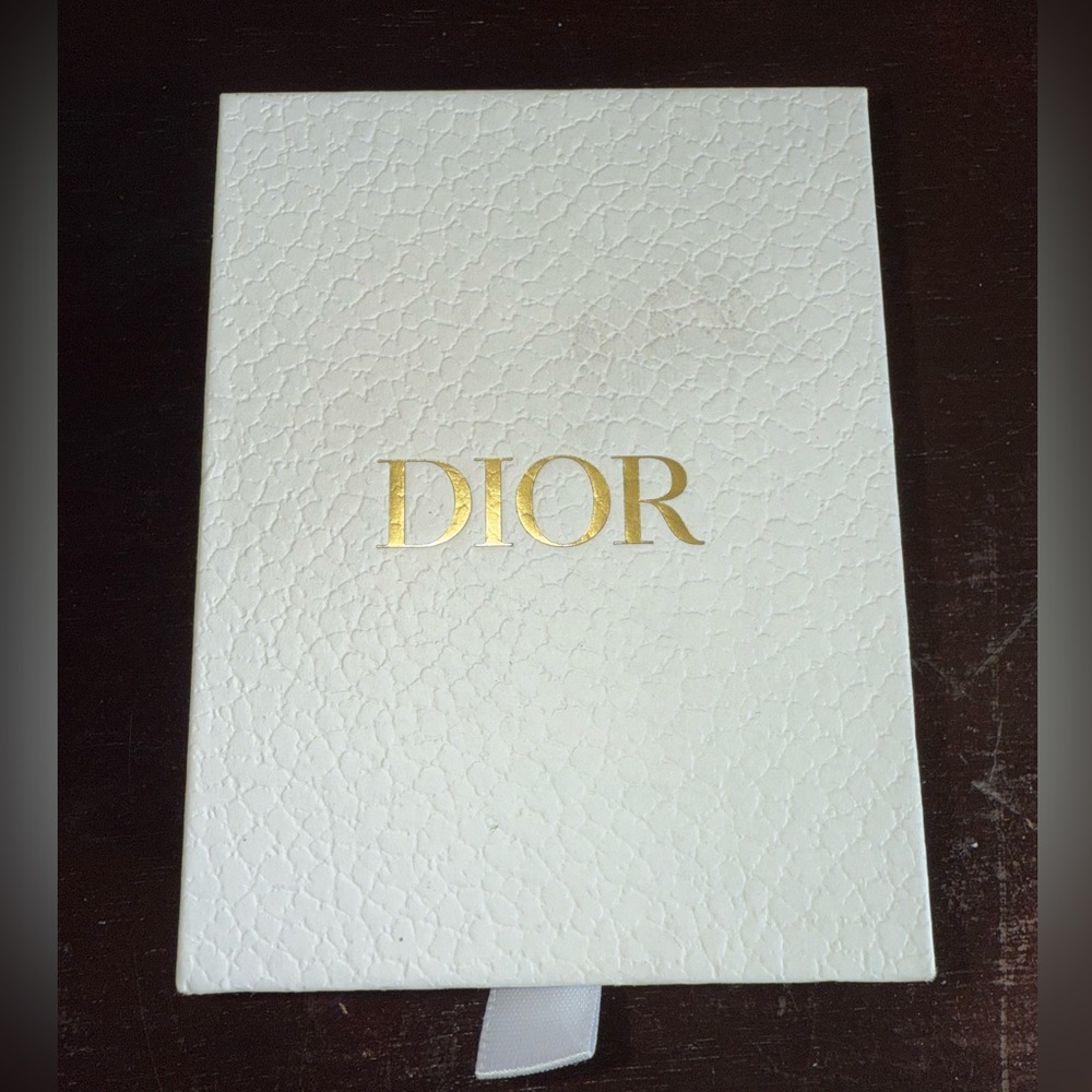Dior box